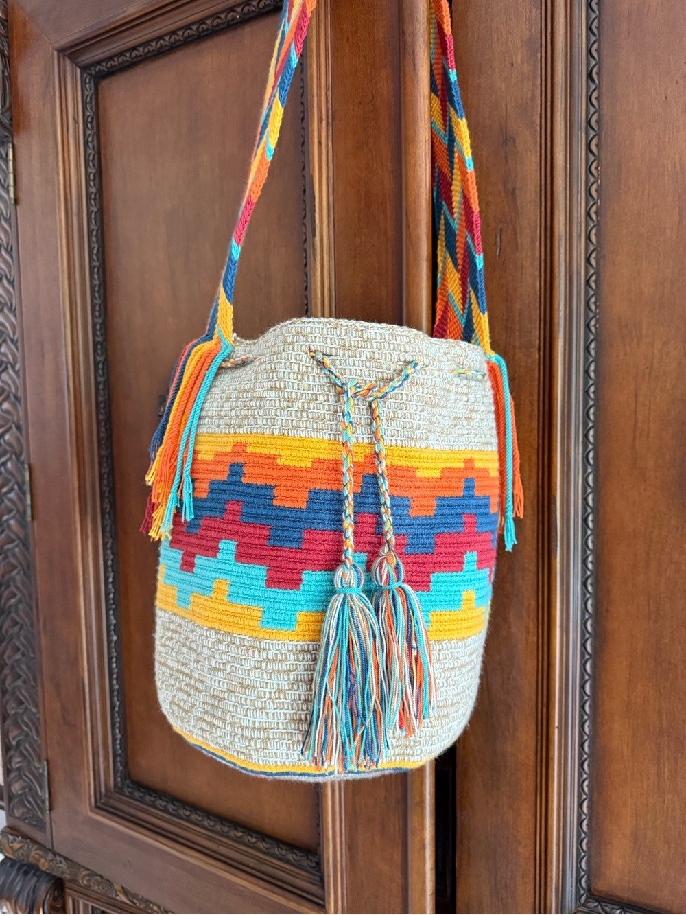 New BOHO FESTIVAL Multicolor Woven Bucket Bag with TasselS